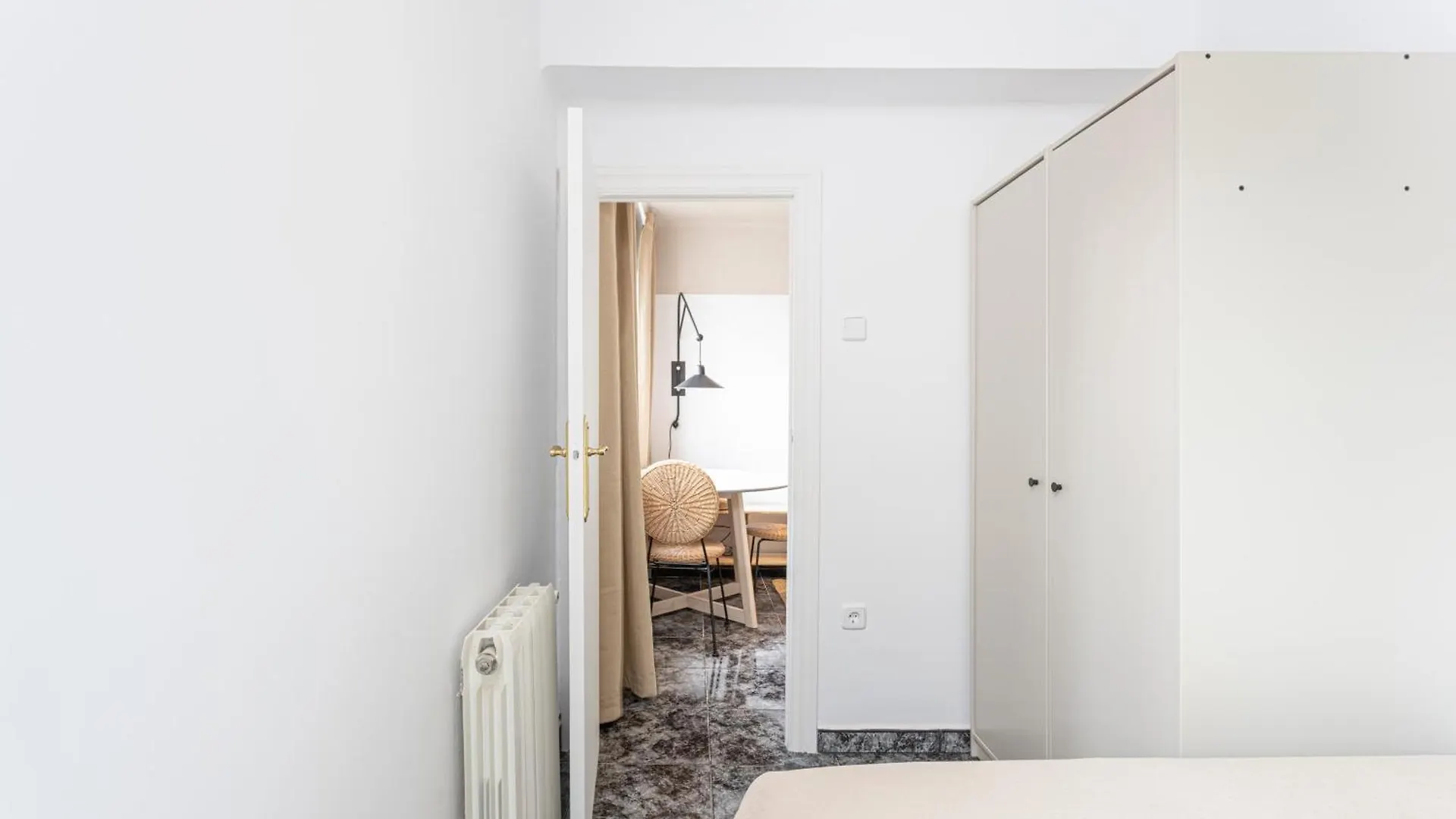 3 Bdr Apt In Cornella 5 Mins Form The Metro Cornella de Llobregat Apartment