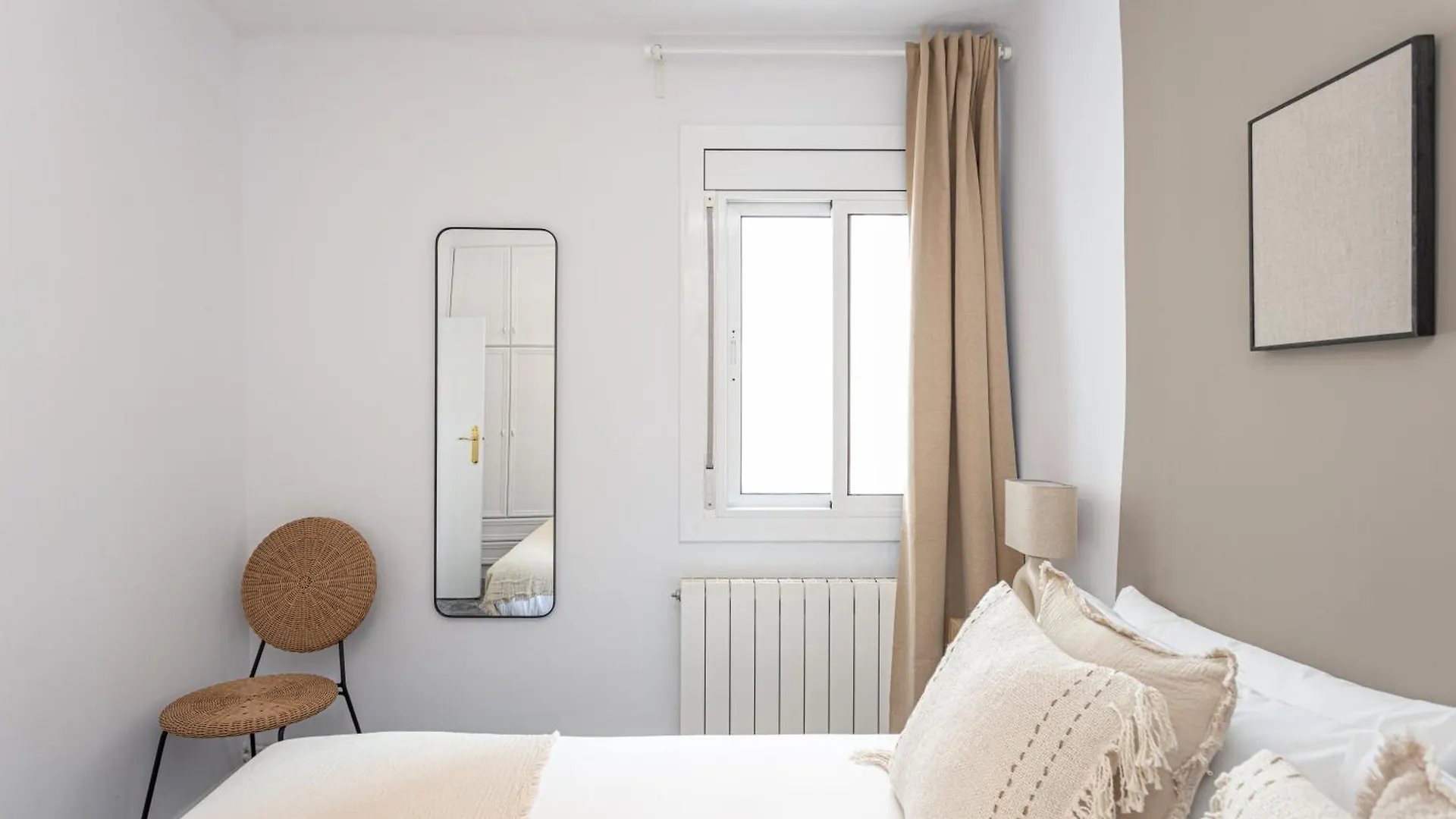 3 Bdr Apt In Cornella 5 Mins Form The Metro Cornella de Llobregat Apartment