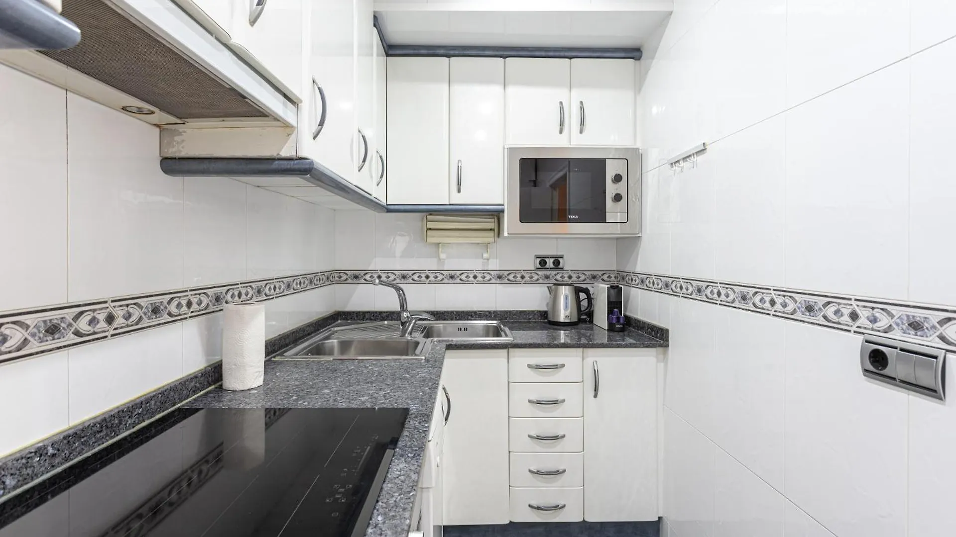 Apartment 3 Bdr Apt In Cornella 5 Mins Form The Metro Cornella de Llobregat