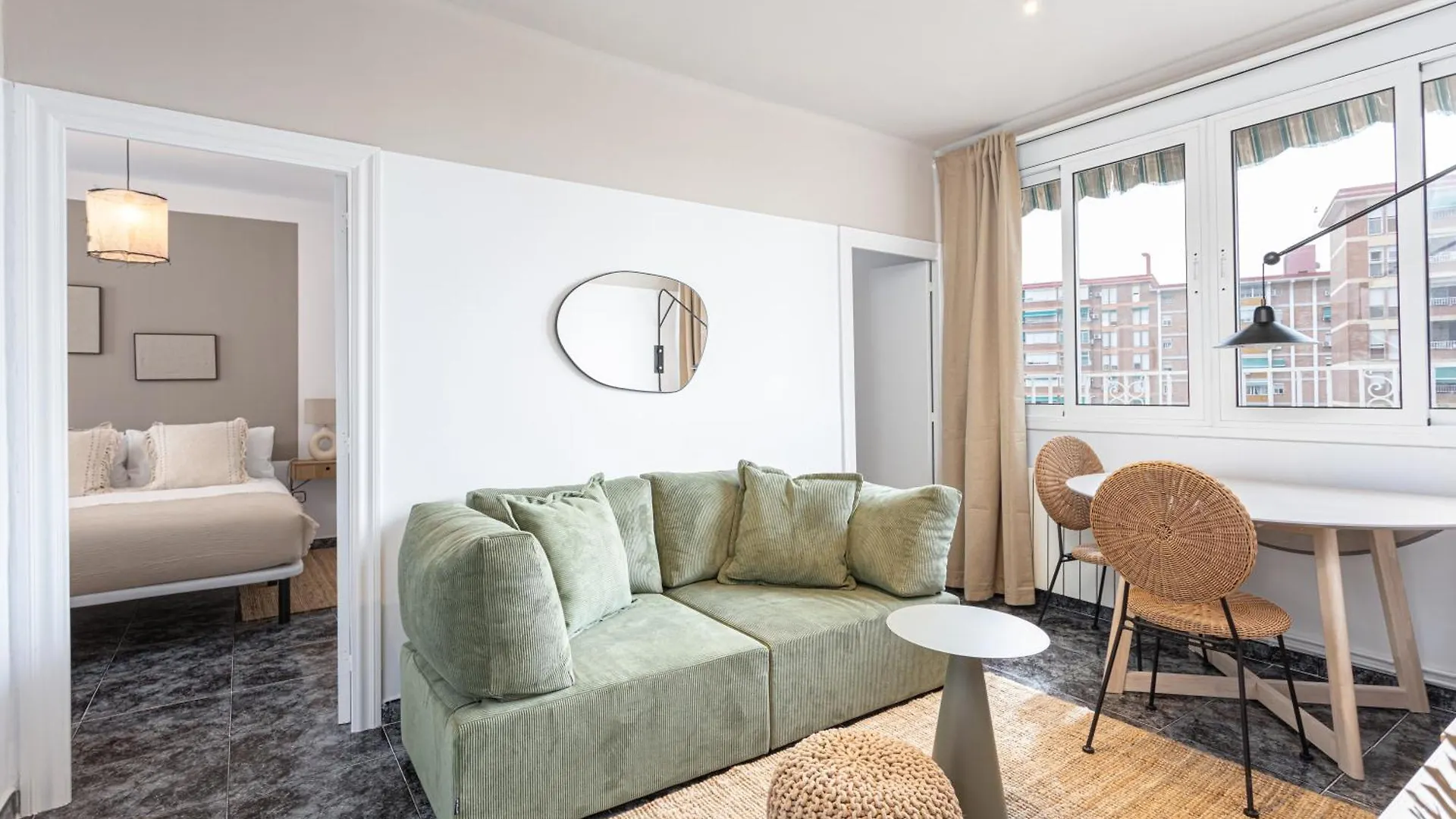 Apartment 3 Bdr Apt In Cornella 5 Mins Form The Metro Cornella de Llobregat
