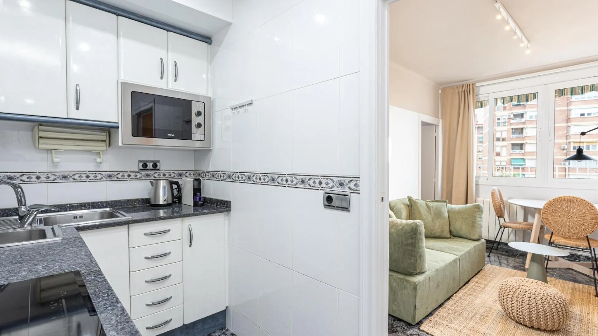 3 Bdr Apt In Cornella 5 Mins Form The Metro Cornella de Llobregat