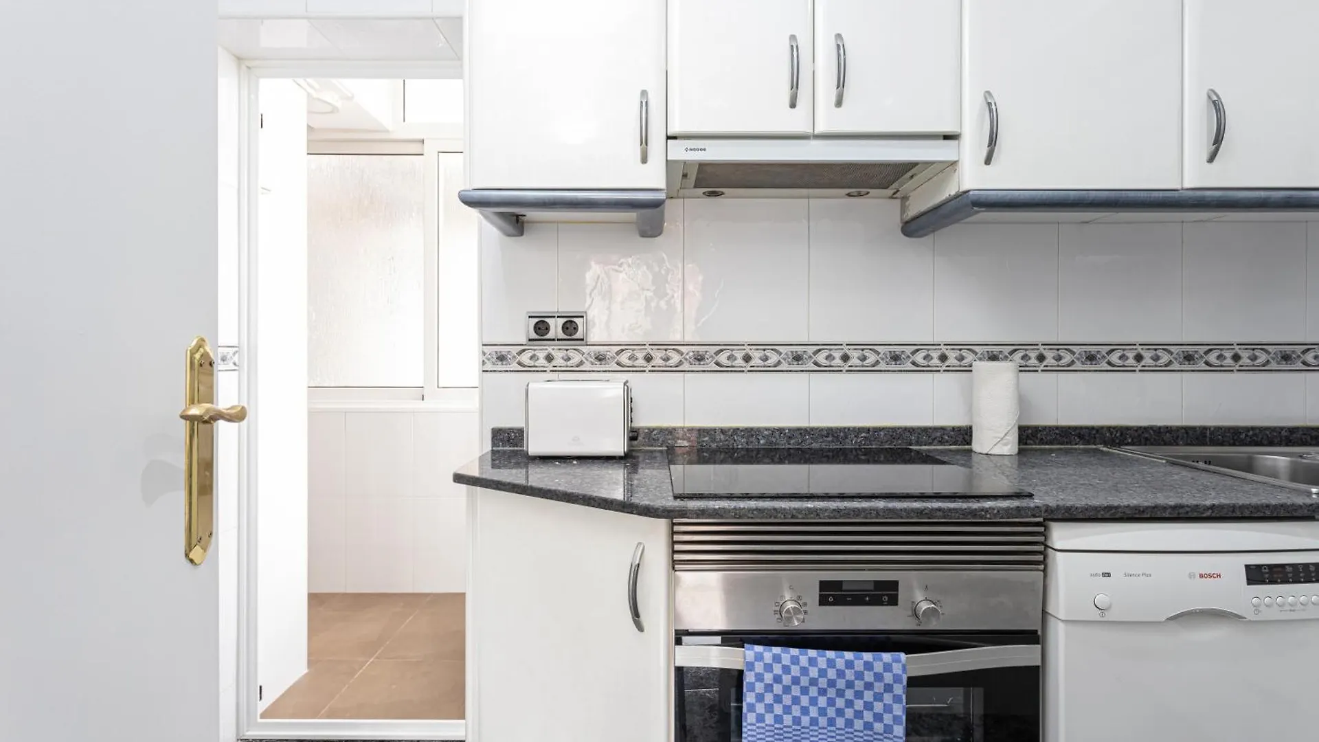 Apartment 3 Bdr Apt In Cornella 5 Mins Form The Metro Cornella de Llobregat